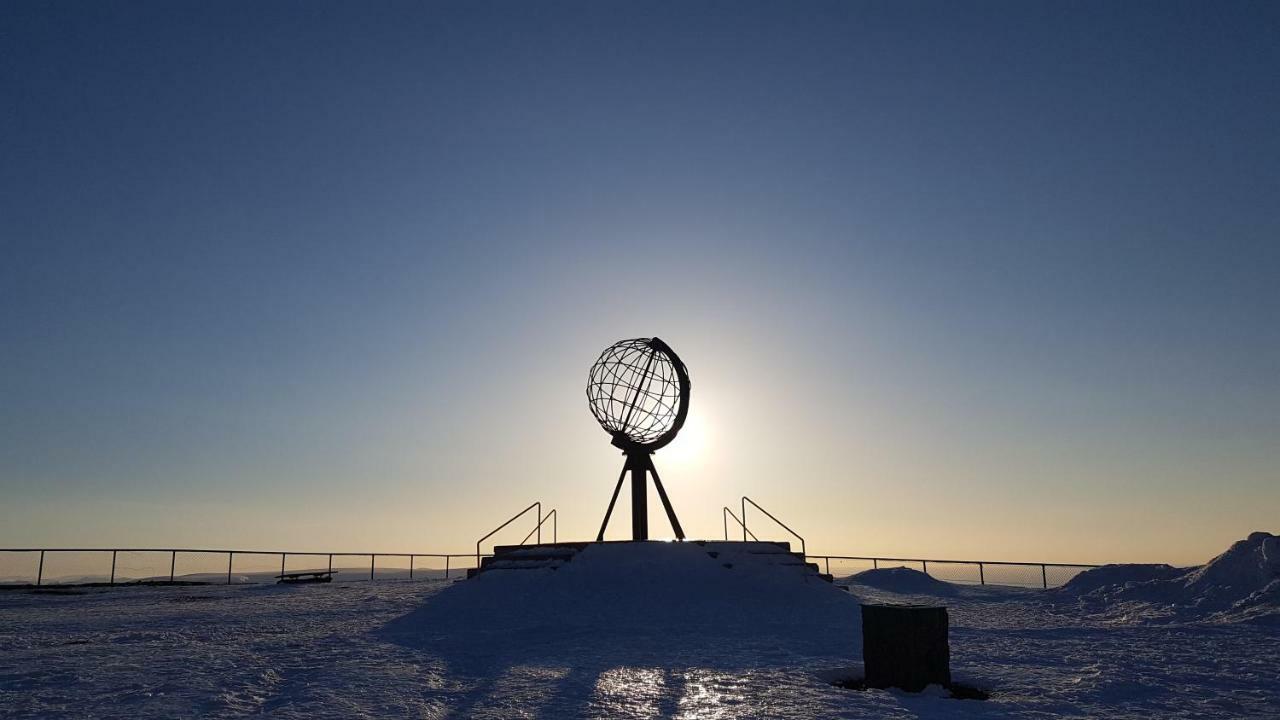 Basecamp Northcape - By Hytte Camp Hotel Skarsvåg Buitenkant foto